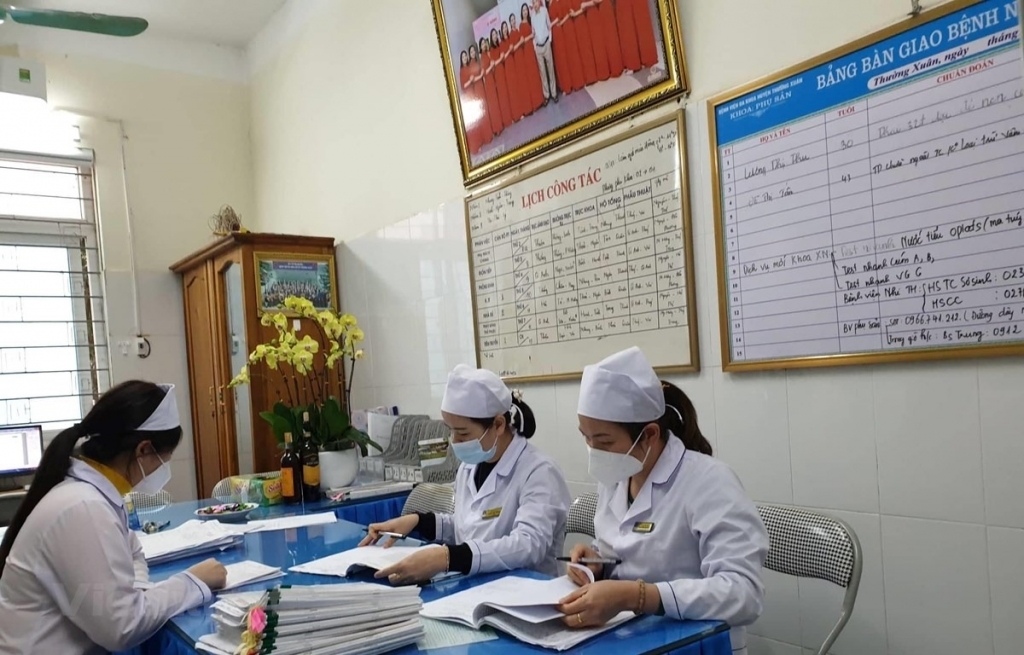 vien-chuc-nghi-viec-co-duoc-huong-tro-cap-thoi-viec