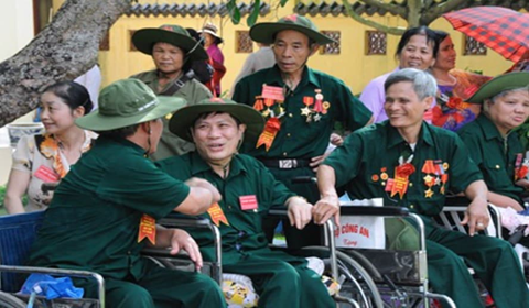 Che-đo-mien-giam-tien-su-dung-đat-đoi-voi-nguoi-co-cong-voi-cach-mang