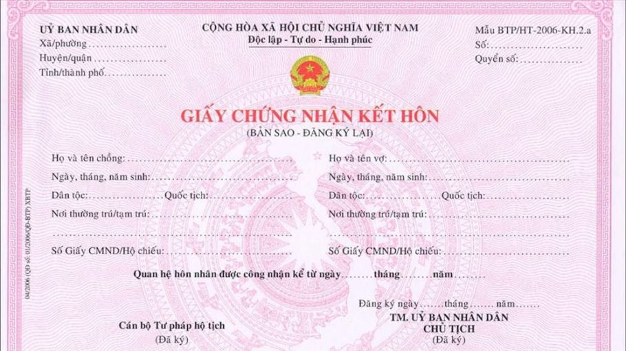 Mat-giay-dang-ky-ket-hon-co-mua-nha-dat-duoc-khong