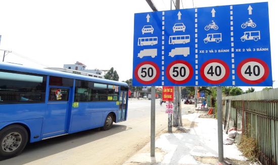 Chay-qua-toc-do-tu-20-km-tren-gio-tro-len-o-to-xe-may-phat-bao-nhieu