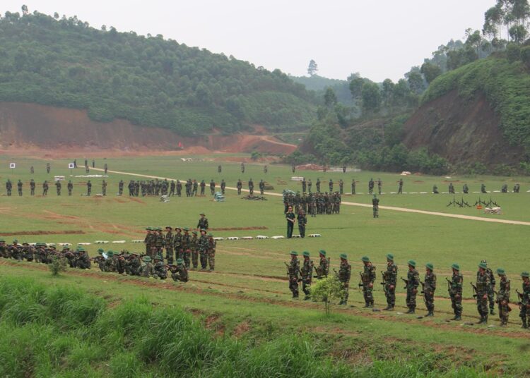 Dat-quoc-phong-co-duoc-chuyen-nhuong-hay-xay-nha-khong