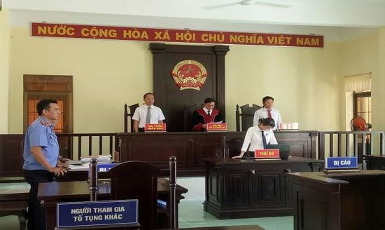 Su-khac-nhau-giua-truy-to-va-khoi-to-trong-to-tung-hinh-su