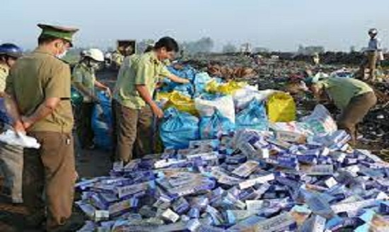 so-sanh-giua-toi-buon-lau-va-toi-van-chuyen-trai-phep-hang-hoa