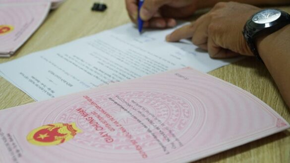 Thay-doi-thong-tin-tren-so-do-ho-so-thu-tuc-mat-bao-nhieu-lau